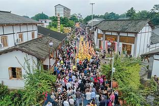 贝利官方社媒账号缅怀球王去世一周年：球王永恒，我们每天都想您